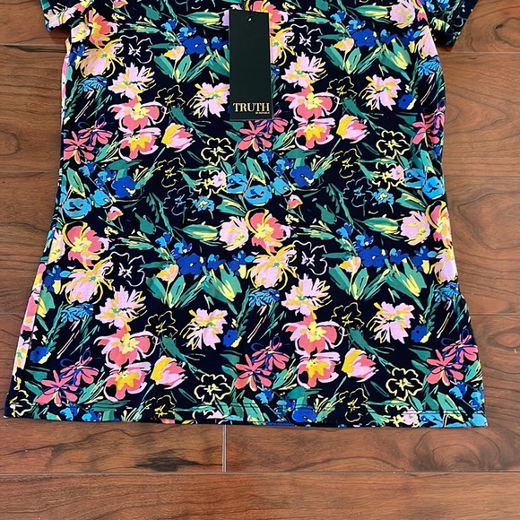 NWT Truth by Republic Colorful Floral Short Sleeve Tee Shirt  Top Blouse - Picture 4 of 8